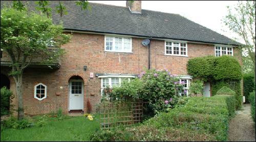 05-7 Midholm Close